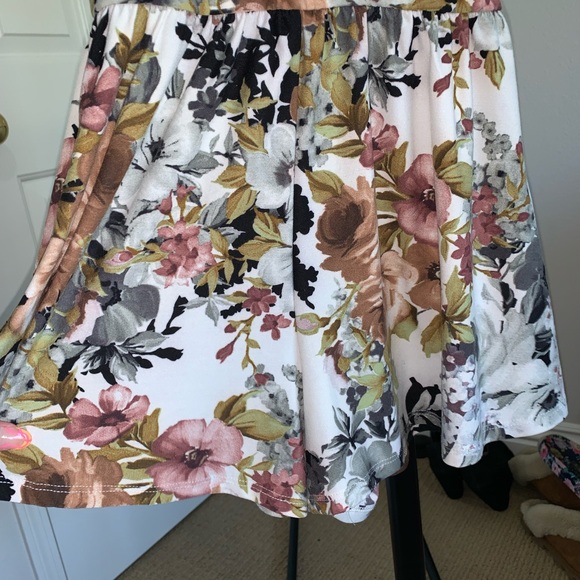 Floral romper - Picture 2 of 3